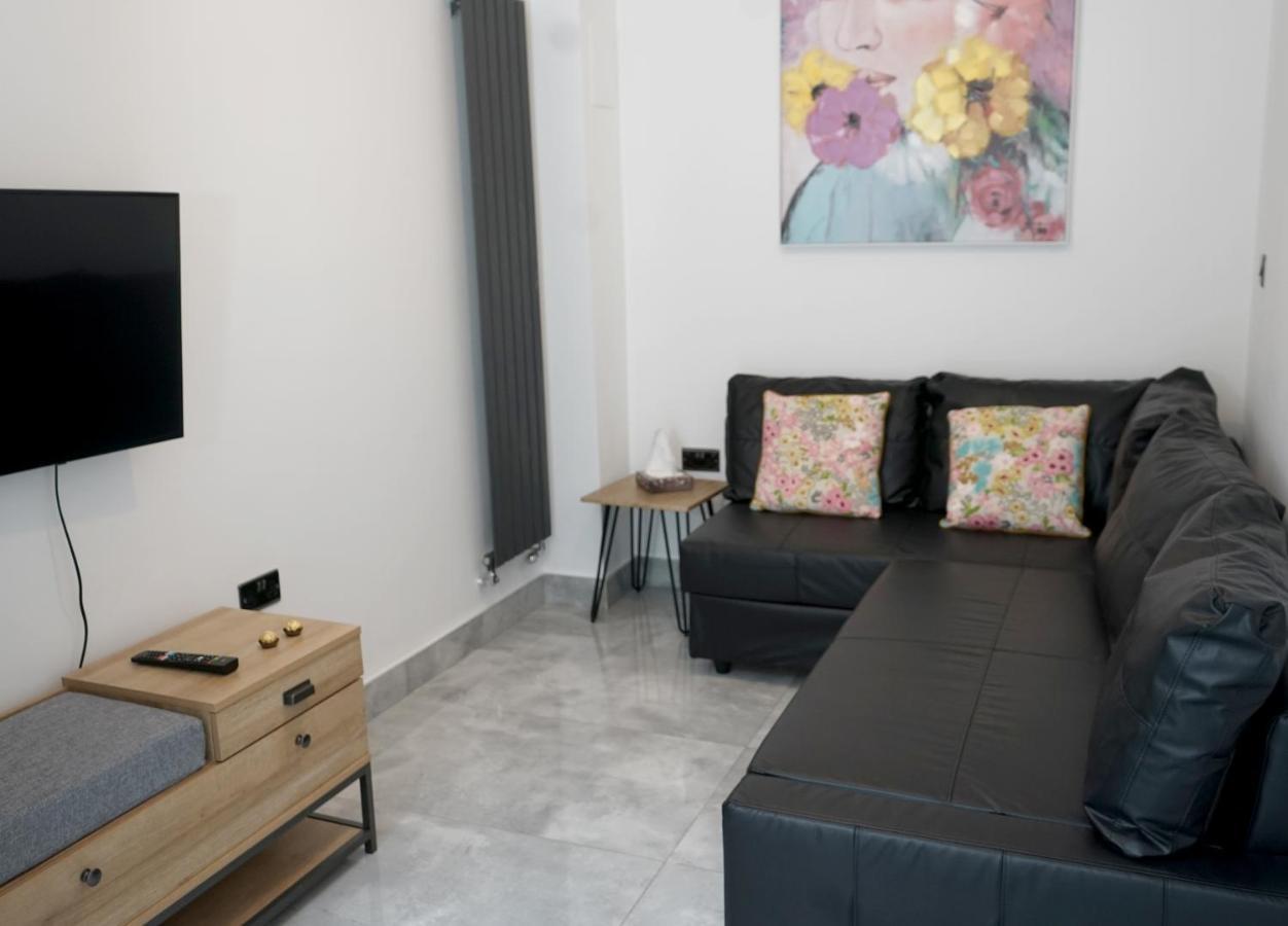 Luxury London Garden Home Sleep 7, 2 Mins To Metro Londres Exterior foto