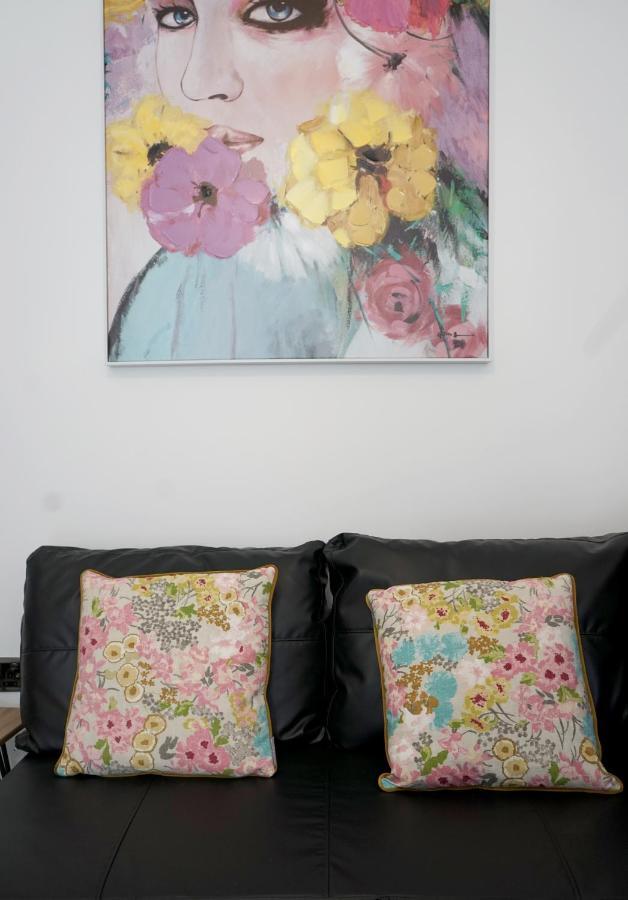 Luxury London Garden Home Sleep 7, 2 Mins To Metro Londres Exterior foto