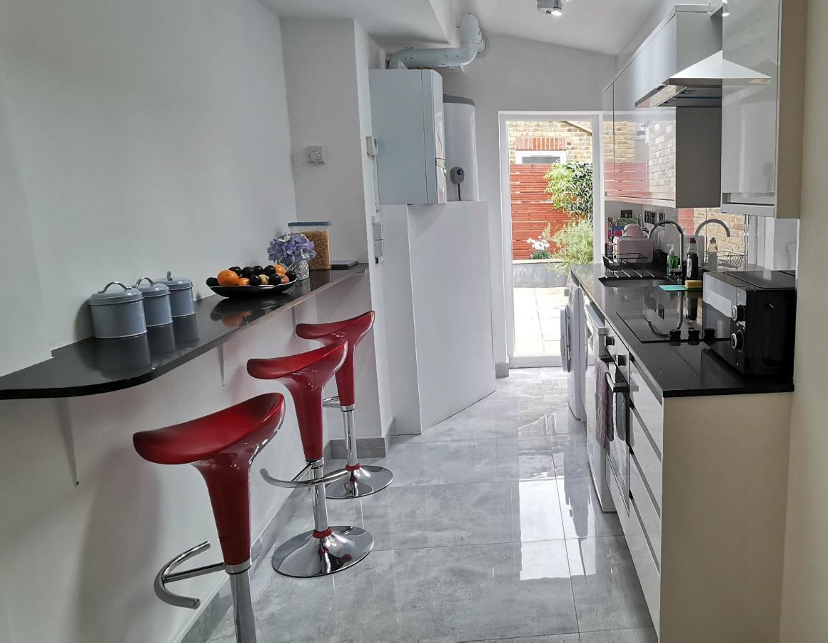 Luxury London Garden Home Sleep 7, 2 Mins To Metro Londres Exterior foto