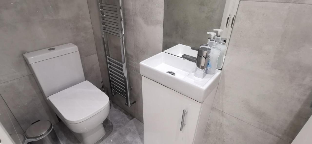 Luxury London Garden Home Sleep 7, 2 Mins To Metro Londres Exterior foto